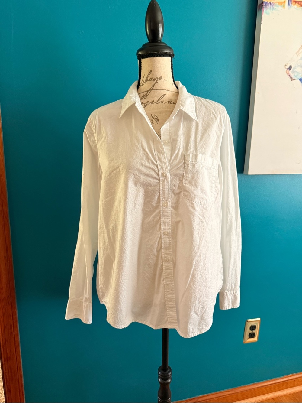 Old Navy White Long-Sleeve Button-Down Shirt